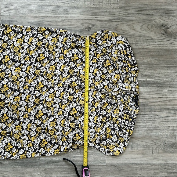 Banana Republic White and Yellow Floral Sleeveless Blouse Sz XL - Picture 6 of 8